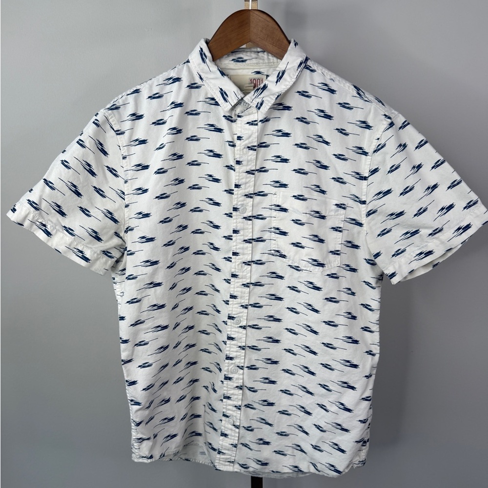 1901 White and Blue Casual Button Down Shirt